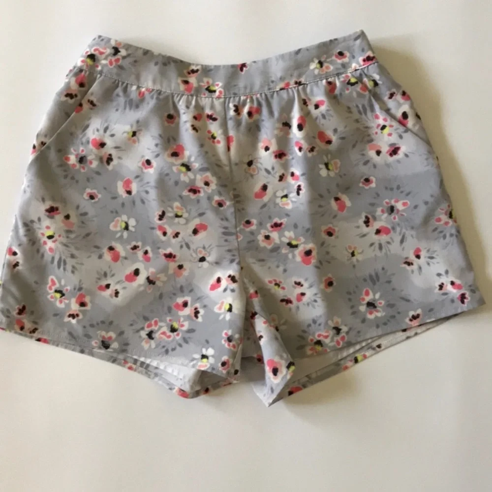 Lauren Conrad floral shorts - Picture 3 of 4